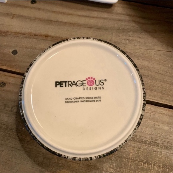 Pet Food Stoneware
Dish Bowl
Dog ~ Cat~Farmhouse~cottage~rustic - Picture 4 of 6